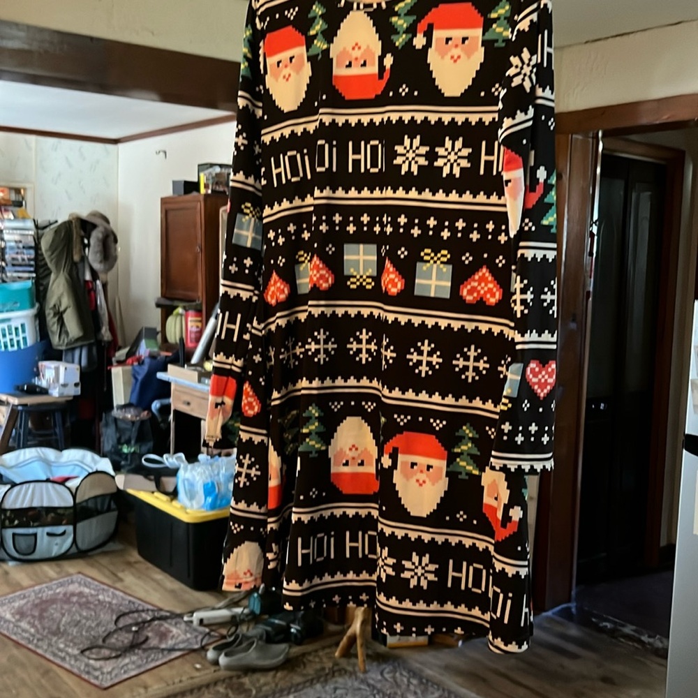 It’s a great Christmas dress for a Christmas party
